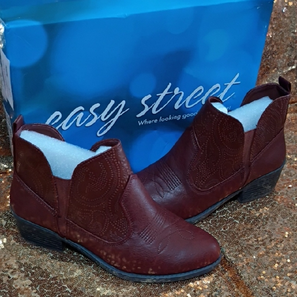 easy street Western-Style Ankle Booties